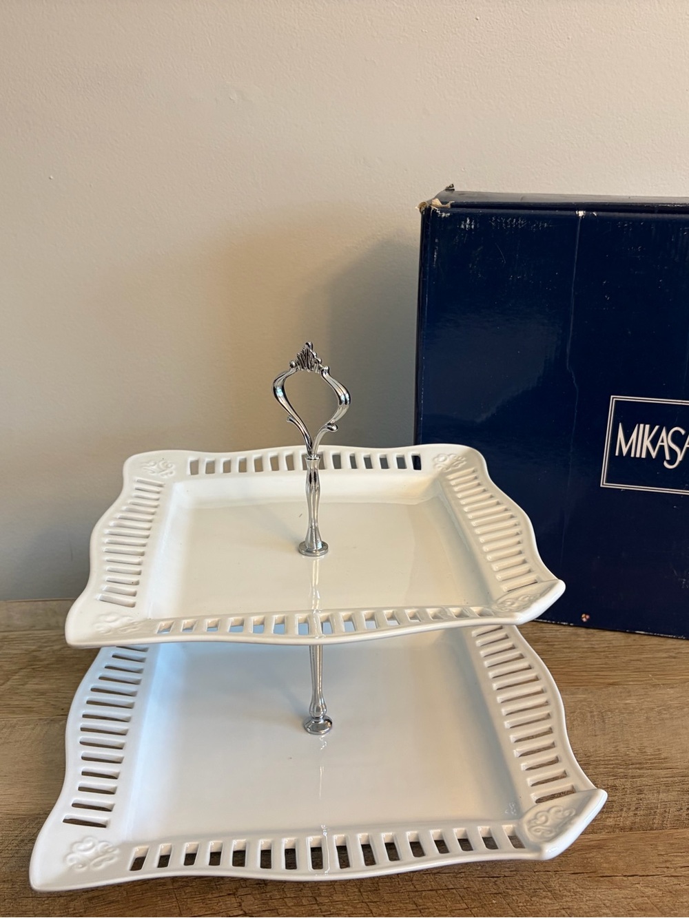 Mikasa Bridal Lace 2 Tiered Dessert Stand Tray White Cream Silver Hardware W/box
